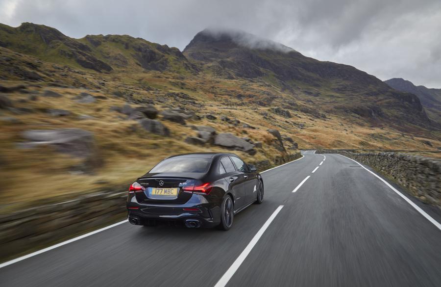  Mercedes-AMG A35 4Matic Sedan (V177) 2019 года  (UK) (фото 42 из 74)
